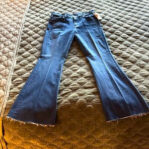 Mother Jeans The Weekender Fray